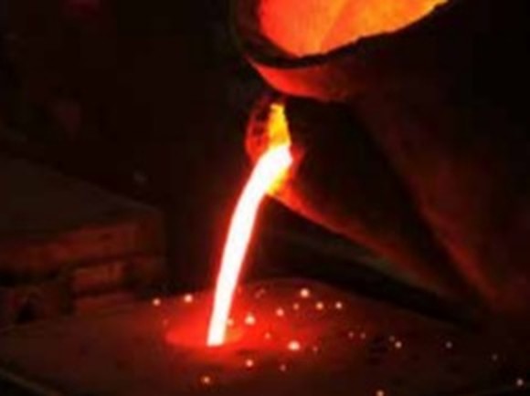 Molten metal pour at the WEBKON foundry